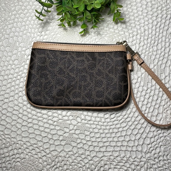 Calvin Klein wristlet - Picture 2 of 3